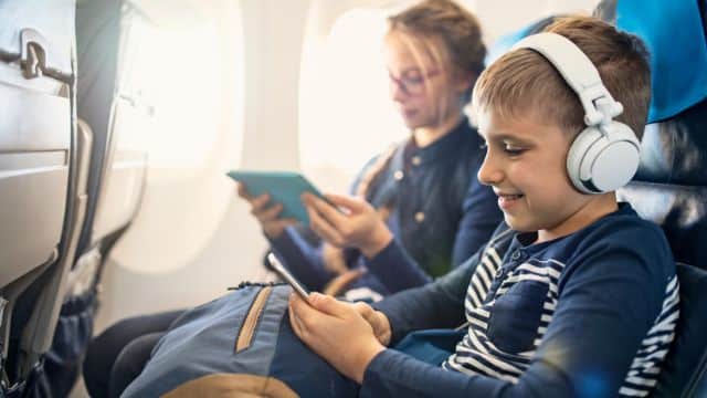 Dicas para viajar com crianças de avião